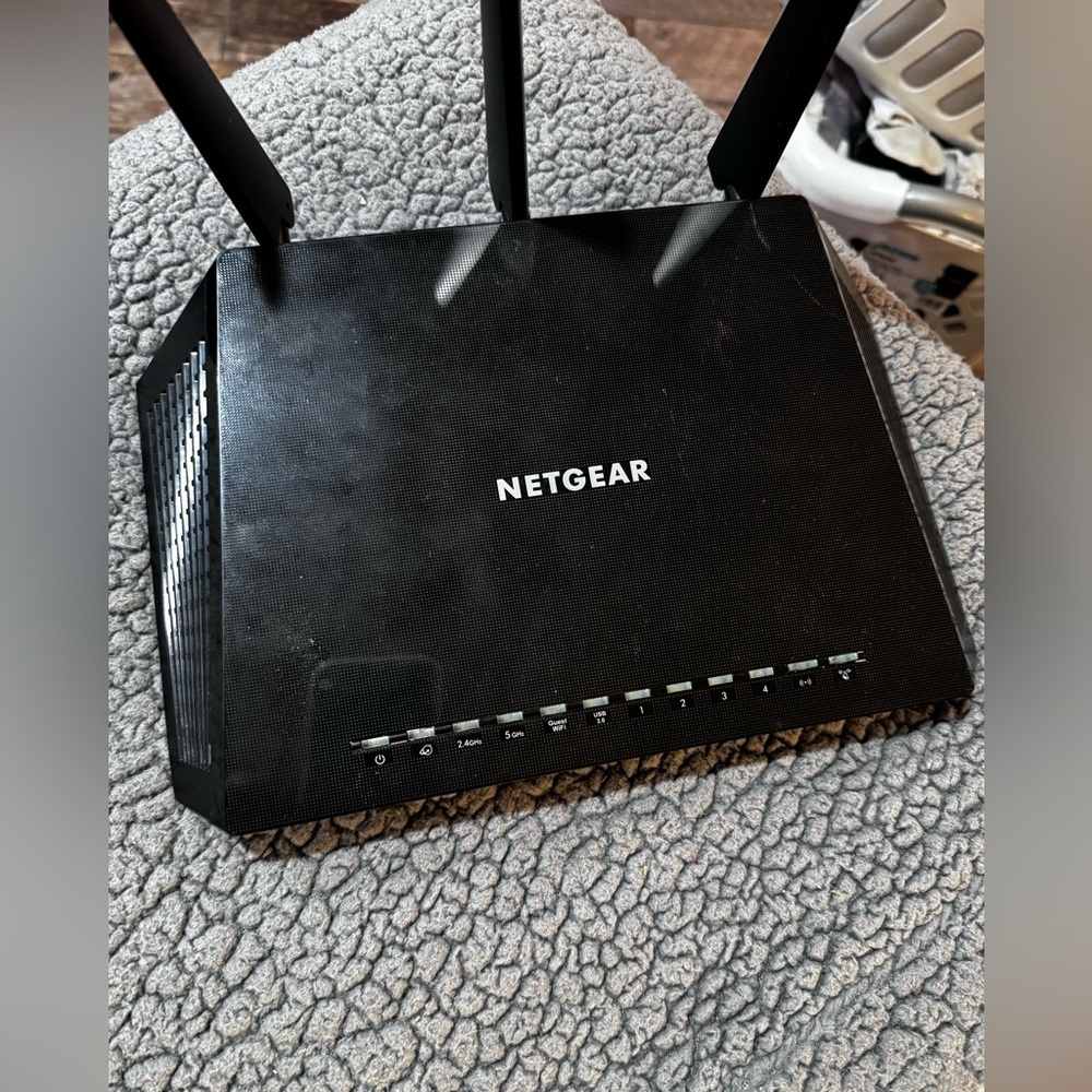 Netgear Router​​​​ - Picture 6 of 6